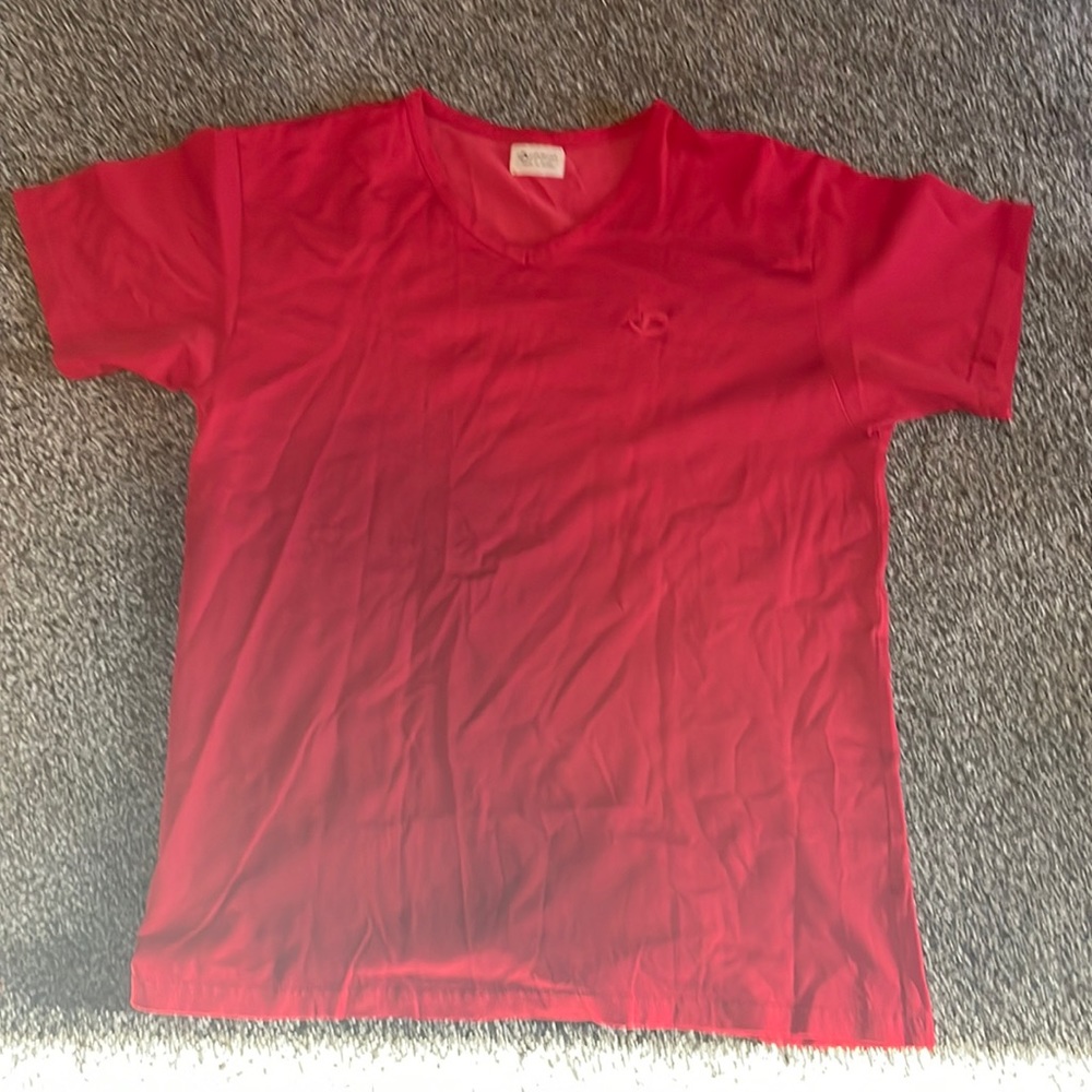 women’s medium red shirt